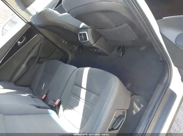 5XYPGDA51KG583770 2019 KIA SORENTO - Image 8
