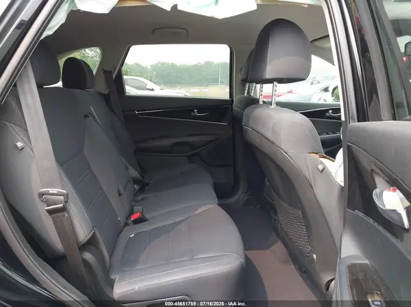 5XYPGDA51KG587737 2019 KIA SORENTO - Image 8