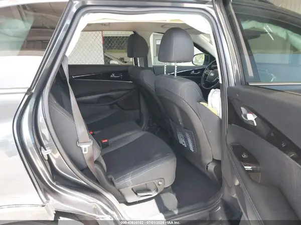 5XYPGDA51LG659280 2020 KIA SORENTO - Image 8