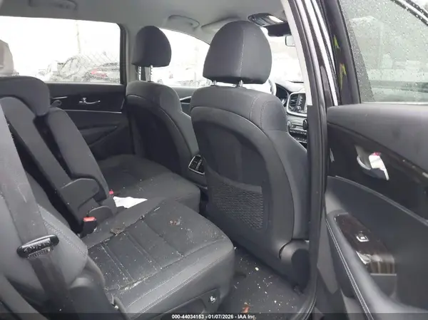 5XYPGDA51LG685877 2020 KIA SORENTO - Image 8