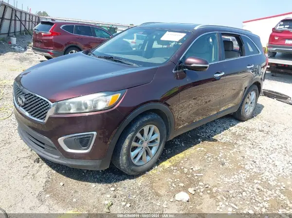 5XYPGDA52GG002106 2016 KIA SORENTO - Image 2