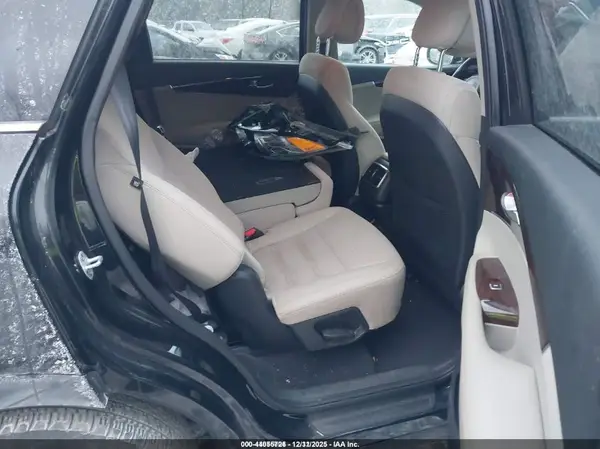 5XYPGDA52GG002803 2016 KIA SORENTO - Image 8