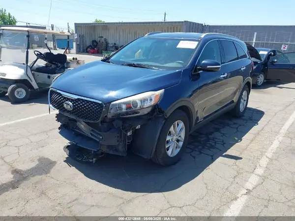 5XYPGDA52GG003420 2016 KIA SORENTO - Image 2