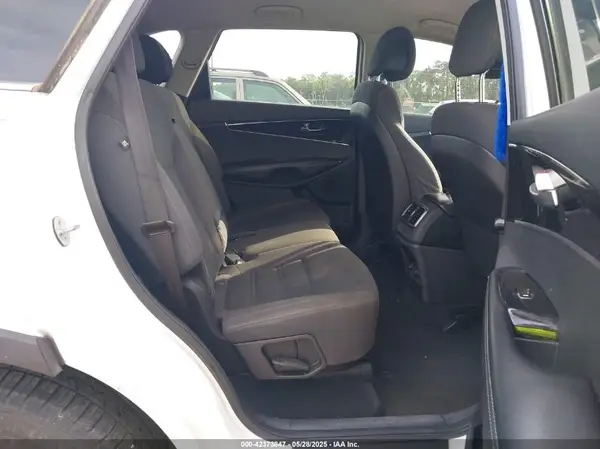 5XYPGDA52GG014353 2016 KIA SORENTO - Image 8