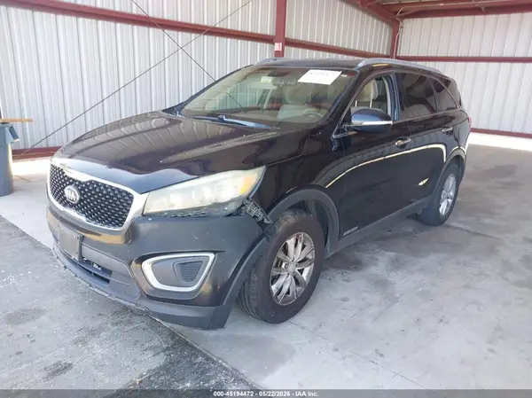 5XYPGDA52GG028821 2016 KIA SORENTO - Image 2