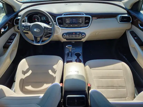 5XYPGDA52GG047093 2016 KIA SORENTO - Image 8