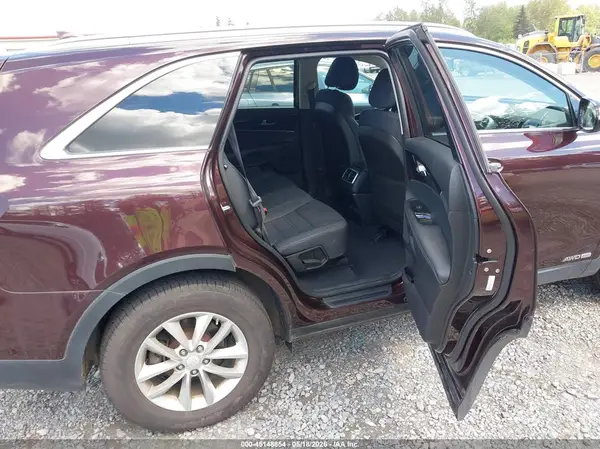 5XYPGDA52GG060796 2016 KIA SORENTO - Image 8