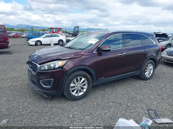 5XYPGDA52GG063049 2016 KIA SORENTO - Image 2