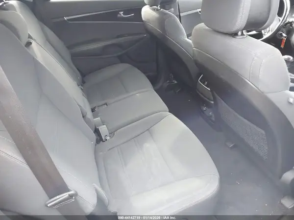 5XYPGDA52GG075721 2016 KIA SORENTO - Image 8