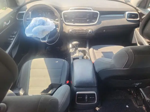 5XYPGDA52GG078585 2016 KIA SORENTO - Image 8