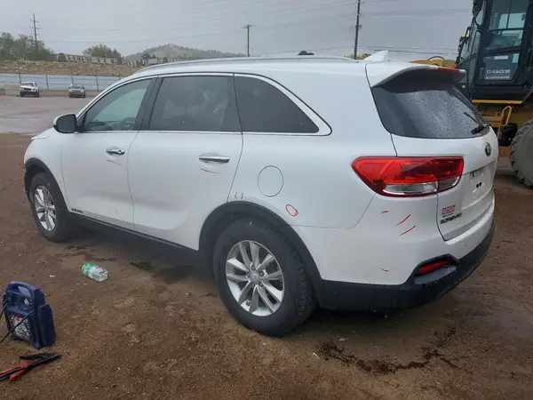 5XYPGDA52GG092552 2016 KIA SORENTO - Image 2