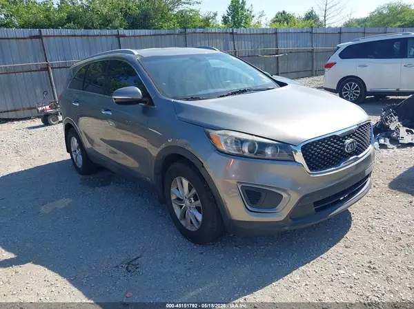 5XYPGDA52GG096374 2016 KIA SORENTO - Image 1