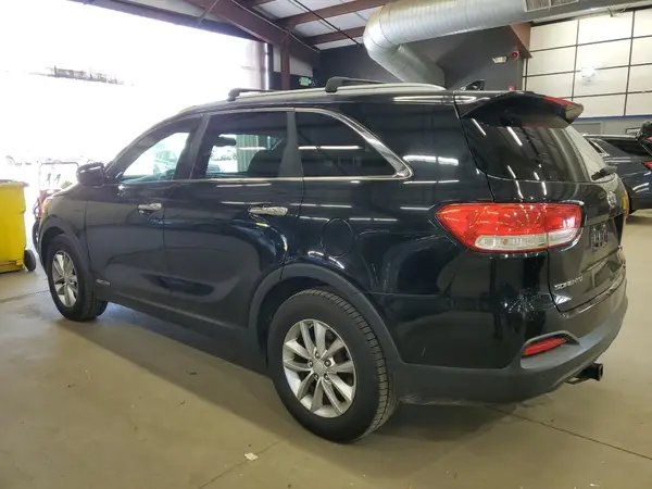 5XYPGDA52GG109625 2016 KIA SORENTO - Image 2