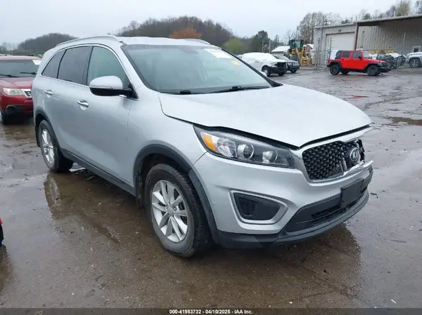 5XYPGDA52GG112735 2016 KIA SORENTO - Image 1