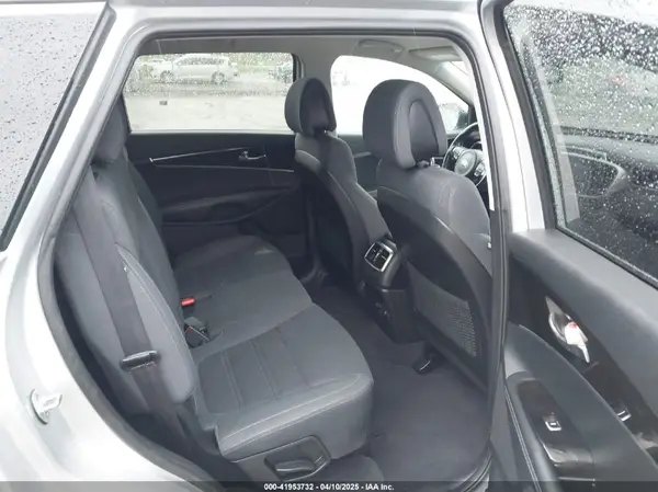 5XYPGDA52GG112735 2016 KIA SORENTO - Image 8