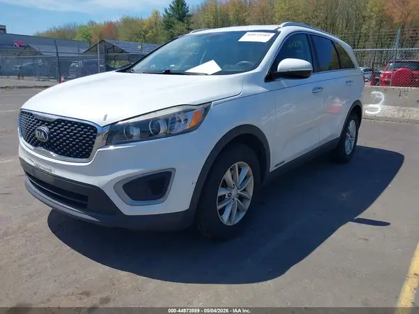 5XYPGDA52GG131060 2016 KIA SORENTO - Image 2