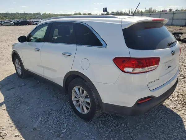 5XYPGDA52GG131575 2016 KIA SORENTO - Image 2
