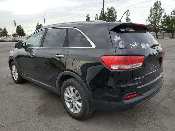 5XYPGDA52GG136579 2016 KIA SORENTO - Image 2