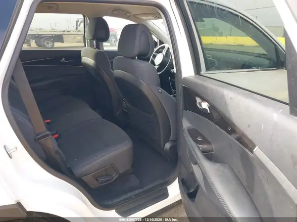 5XYPGDA52GG138834 2016 KIA SORENTO - Image 8