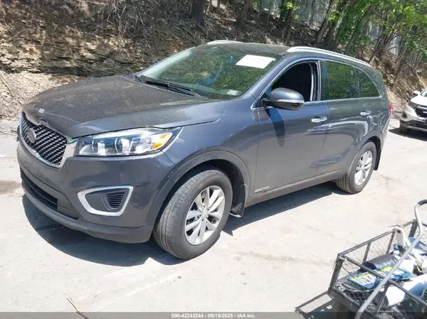 5XYPGDA52GG139742 2016 KIA SORENTO - Image 2