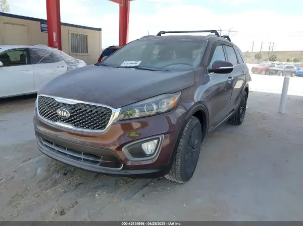 5XYPGDA52GG139983 2016 KIA SORENTO - Image 2