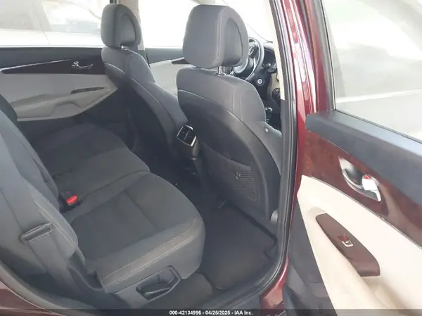 5XYPGDA52GG139983 2016 KIA SORENTO - Image 8