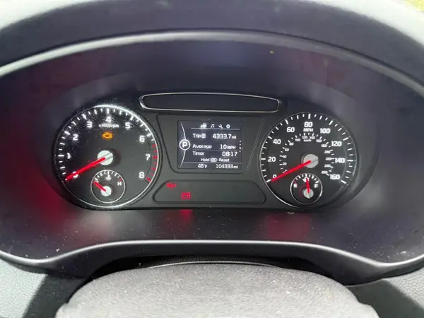 5XYPGDA52GG14032 2016 KIA SORENTO - Image 8