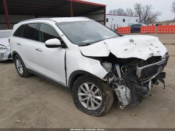 5XYPGDA52GG159327 2016 KIA SORENTO - Image 1