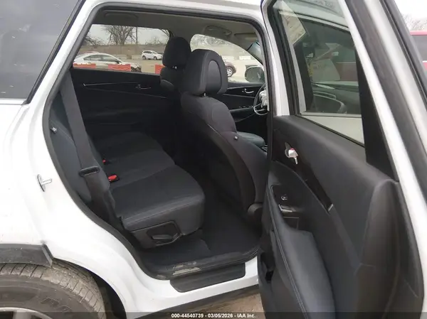 5XYPGDA52GG159327 2016 KIA SORENTO - Image 8