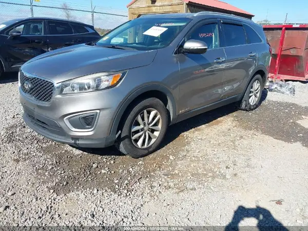 5XYPGDA52GG159537 2016 KIA SORENTO - Image 2