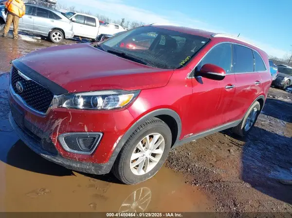 5XYPGDA52GG172773 2016 KIA SORENTO - Image 2