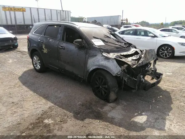 5XYPGDA52GG174152 2016 KIA SORENTO - Image 1