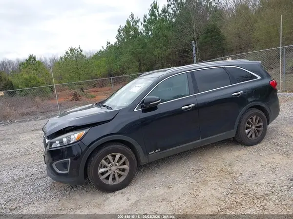 5XYPGDA52GG177651 2016 KIA SORENTO - Image 2