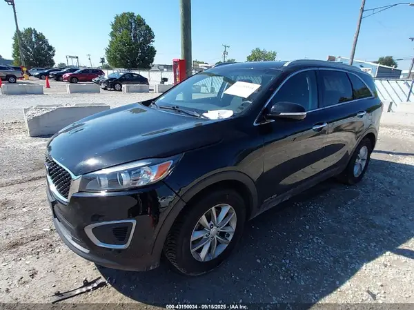 5XYPGDA52GG180629 2016 KIA SORENTO - Image 2