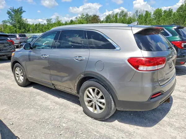 5XYPGDA52GG183644 2016 KIA SORENTO - Image 2
