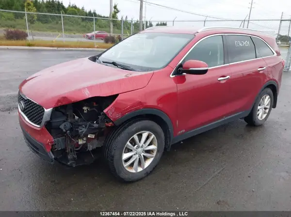 5XYPGDA52GG187368 2016 KIA SORENTO - Image 2
