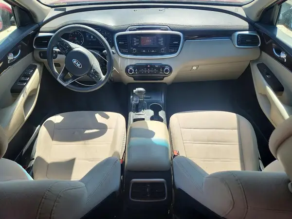 5XYPGDA52HG188666 2017 KIA SORENTO - Image 8