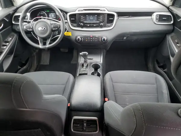 5XYPGDA52HG192300 2017 KIA SORENTO - Image 8