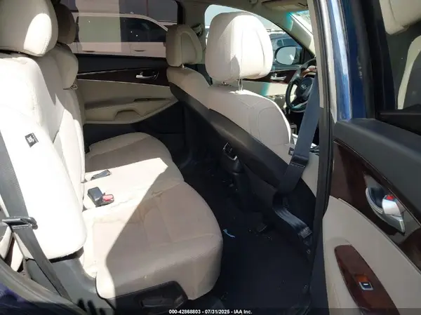 5XYPGDA52HG194628 2017 KIA SORENTO - Image 8