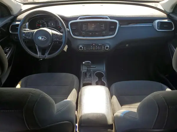5XYPGDA52HG195827 2017 KIA SORENTO - Image 8