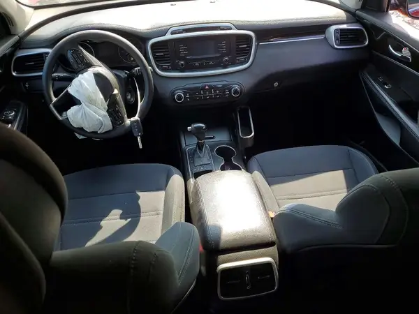5XYPGDA52HG197058 2017 KIA SORENTO - Image 8