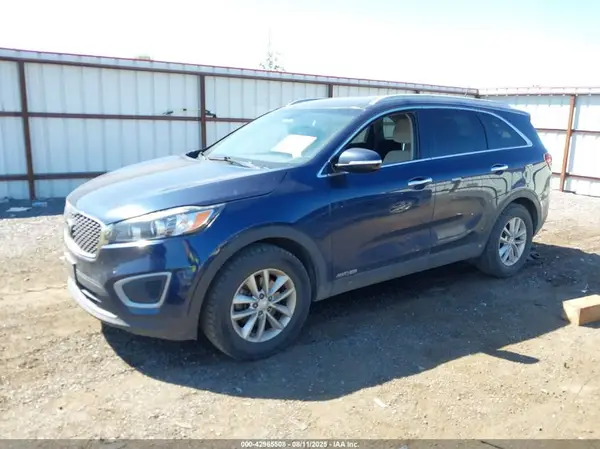 5XYPGDA52HG199781 2017 KIA SORENTO - Image 2