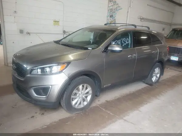 5XYPGDA52HG205191 2017 KIA SORENTO - Image 2
