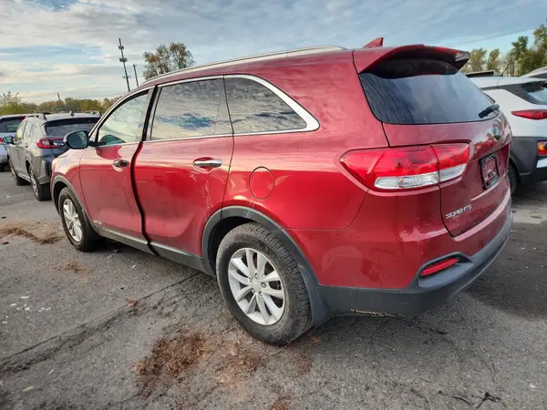 5XYPGDA52HG206289 2017 KIA SORENTO - Image 2