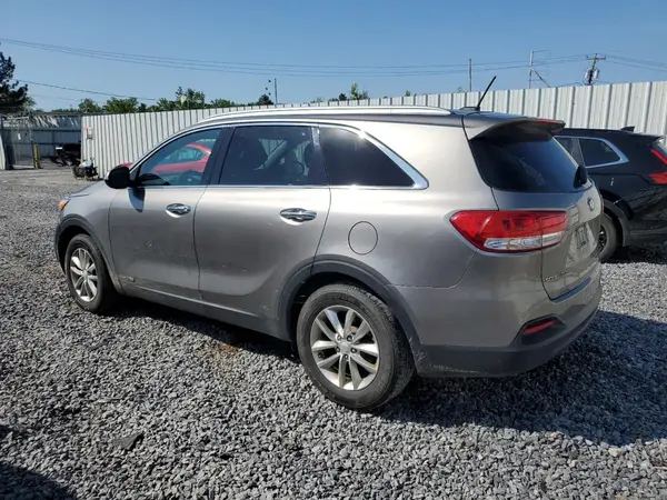 5XYPGDA52HG207264 2017 KIA SORENTO - Image 2