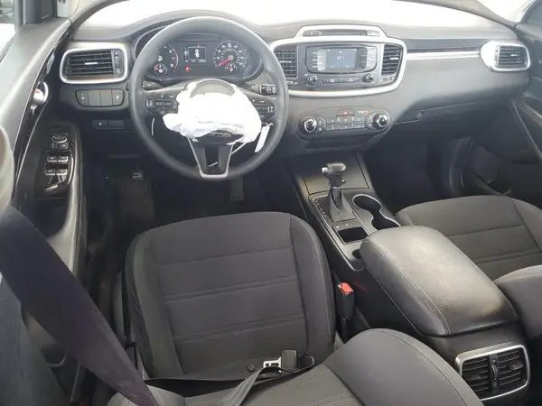 5XYPGDA52HG212996 2017 KIA SORENTO - Image 8