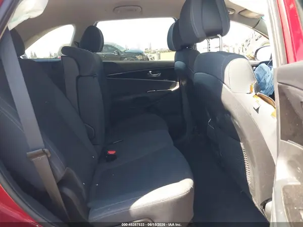 5XYPGDA52HG218636 2017 KIA SORENTO - Image 8
