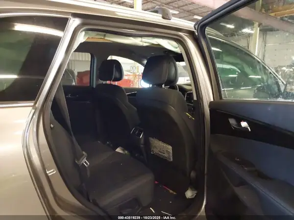 5XYPGDA52HG219723 2017 KIA SORENTO - Image 8