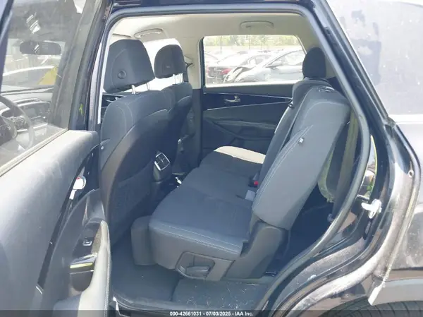 5XYPGDA52HG233427 2017 KIA SORENTO - Image 8