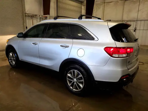 5XYPGDA52HG240720 2017 KIA SORENTO - Image 2